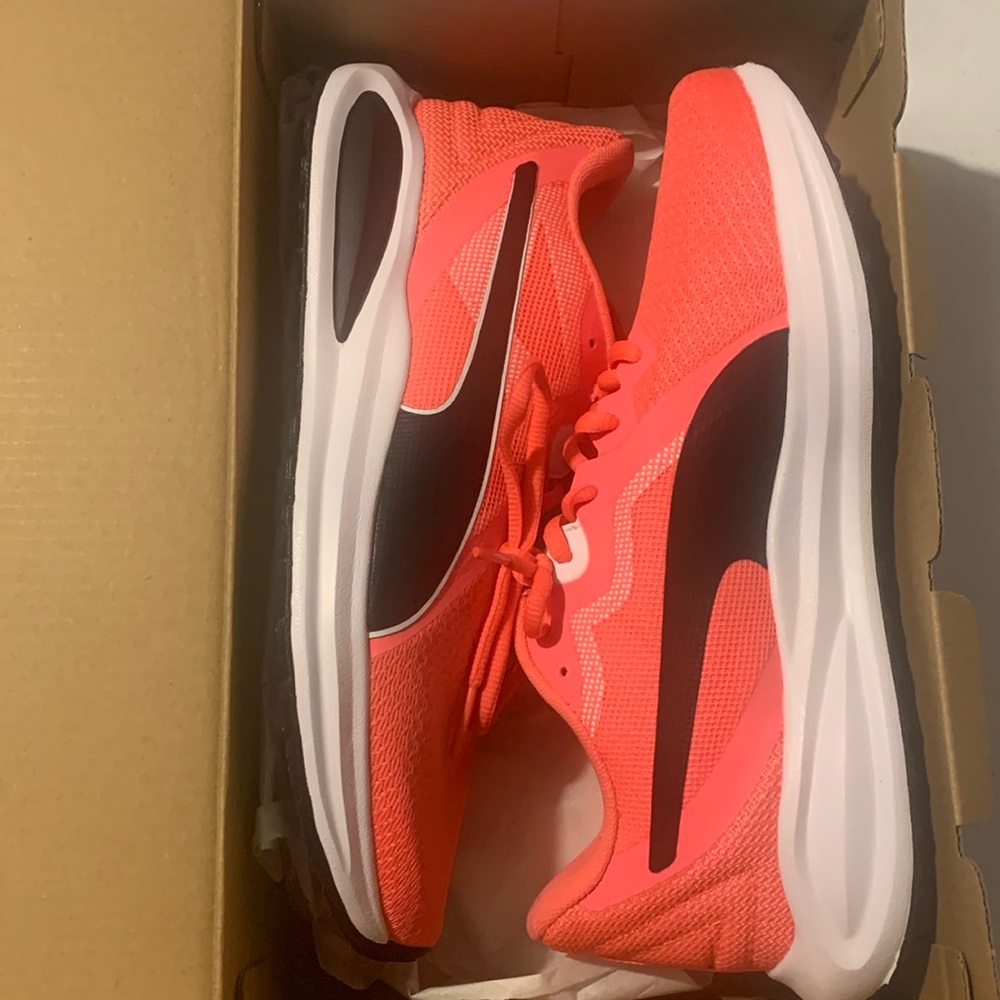 NIB - Women’s Pink Puma Twitch Runner